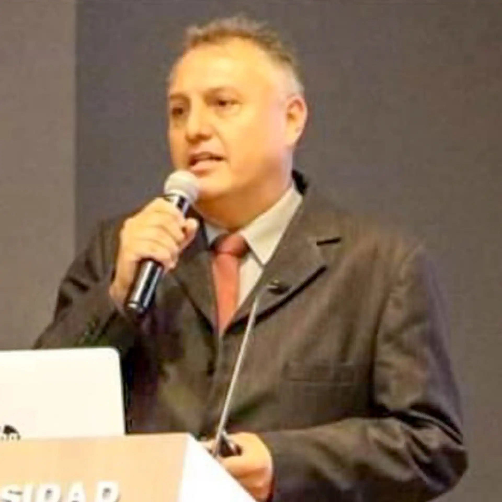 Mgtr. Andrés Manrique Miranda